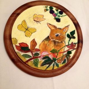 piatto-legno-con-coniglietto-dipinto