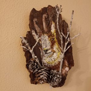 CORTECCIA DA APPENDERE CON CAMOSCIO DIPINTO A MANO  MISURE CM 20 X CM 10 CIRCA